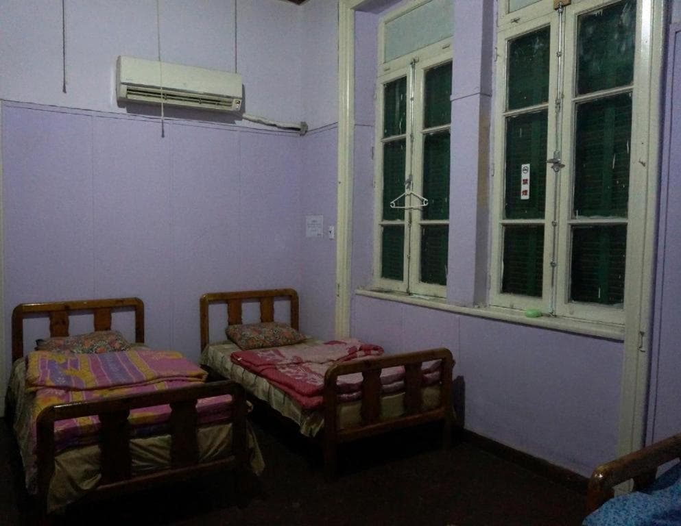 Safary Hotel - image 2